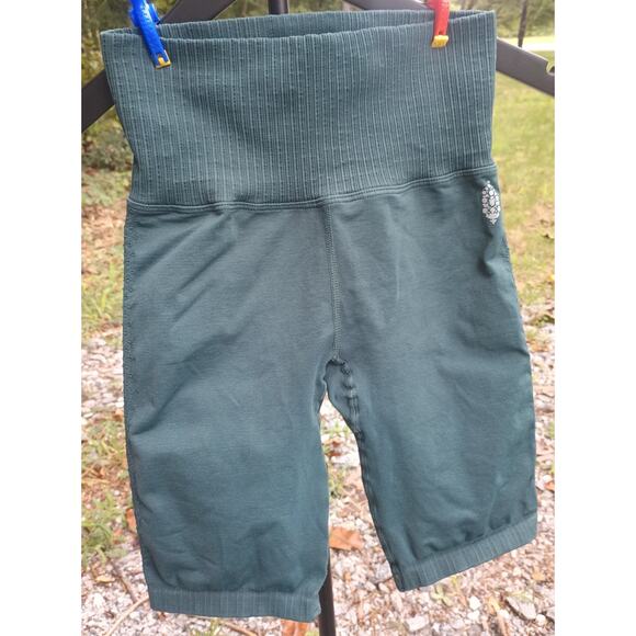 Free People Movement Good Karma Biker Shorts Small Green - Picture 7 of 7